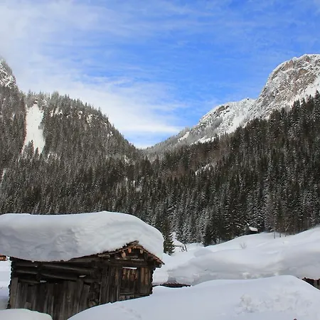 Alojamento de Acomodação e Pequeno-almoço Haus Am Rain Partenen